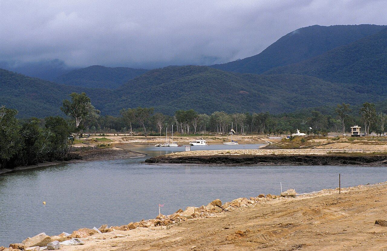 Marine earthworks and reclamation at a marina resort development